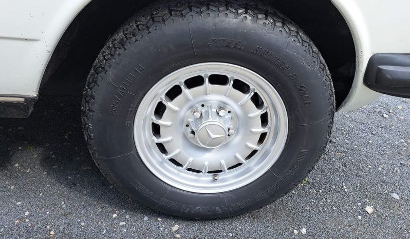 
								Mercedes-Benz 280 TE Automatik / Schiebedach TOP voll									