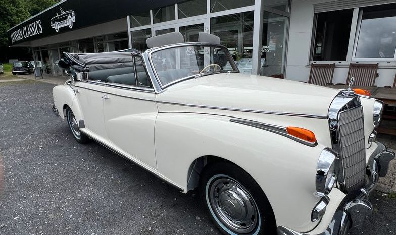 
								Mercedes-Benz 300 D Adenauer Cabrio voll									