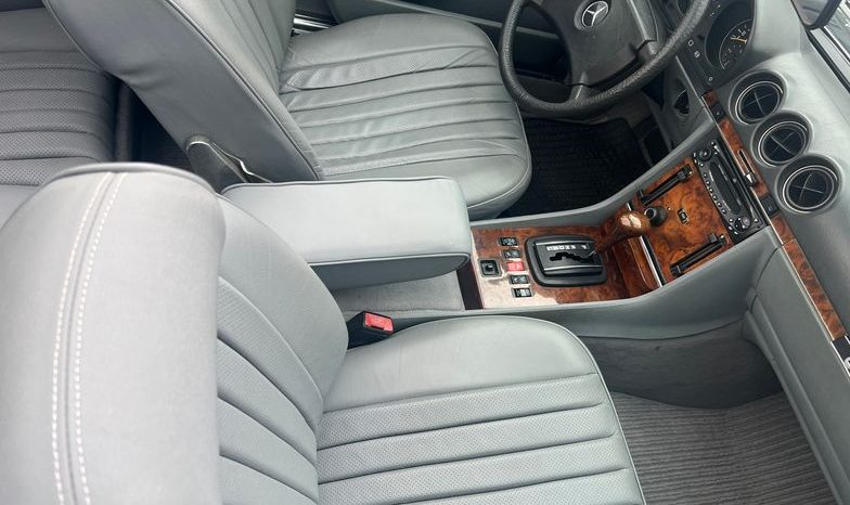 
								Mercedes-Benz SL 500 Dunkelblau / Leder Grau / Deutsch voll									