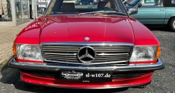 Mercedes-Benz SL 560 Rot/Dattel