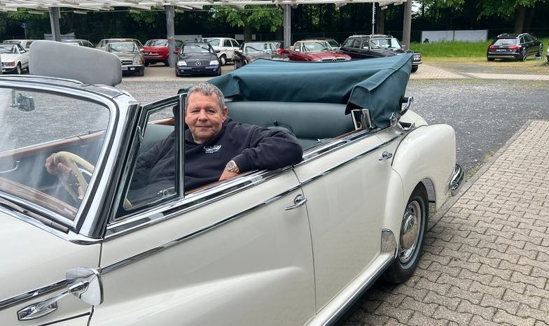 
								Mercedes-Benz 300 D Adenauer Cabrio voll									