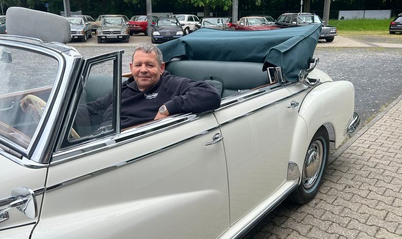 
								Mercedes-Benz 300 D Adenauer Cabrio voll									