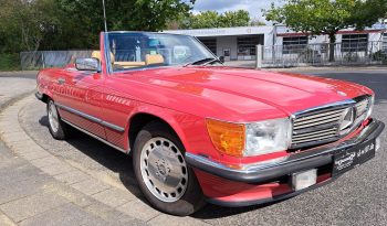 Mercedes-Benz SL 560 Rot/Dattel