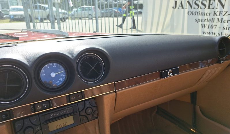
								Mercedes-Benz SL 560 Rot/Dattel voll									