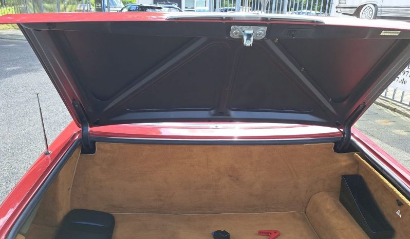 
								Mercedes-Benz SL 560 Rot/Dattel voll									