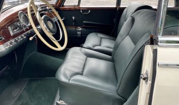 
									Mercedes-Benz 300 D Adenauer Cabrio voll								