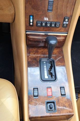 
								Mercedes-Benz SL 560 Schwarz 040 / Leder Dattel voll									