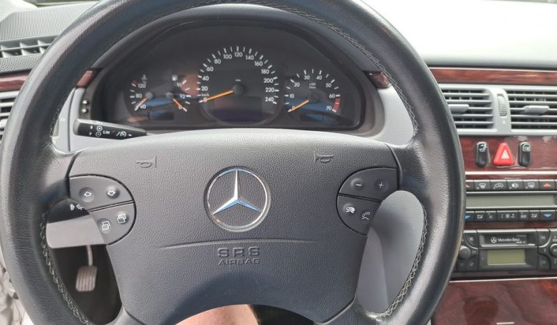 
								Mercedes-Benz E 200 CLASSIC Automatik/Klima voll									