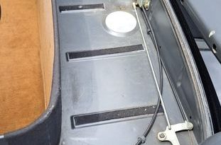 
									Mercedes-Benz SL 560 Schwarz 040 / Leder Dattel voll								