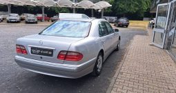 Mercedes-Benz E 200 CLASSIC Automatik/Klima
