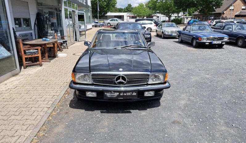 
								Mercedes-Benz SL 560 Schwarz 040 / Leder Dattel voll									
