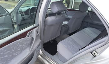 
									Mercedes-Benz E 200 CLASSIC Automatik/Klima voll								