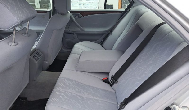 
								Mercedes-Benz E 200 CLASSIC Automatik/Klima voll									