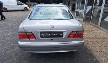 
									Mercedes-Benz E 200 CLASSIC Automatik/Klima voll								