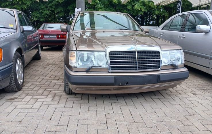 
								Mercedes-Benz CE 300 Automatik Nur 18.000 Km voll									