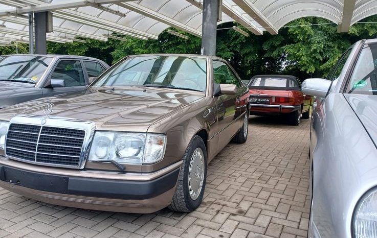 
								Mercedes-Benz CE 300 Automatik Nur 18.000 Km voll									