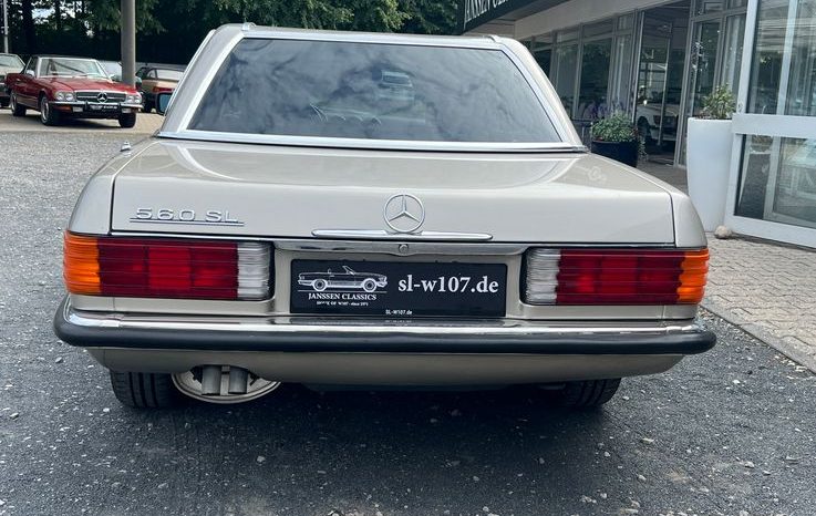 
								Mercedes-Benz SL 560 voll									