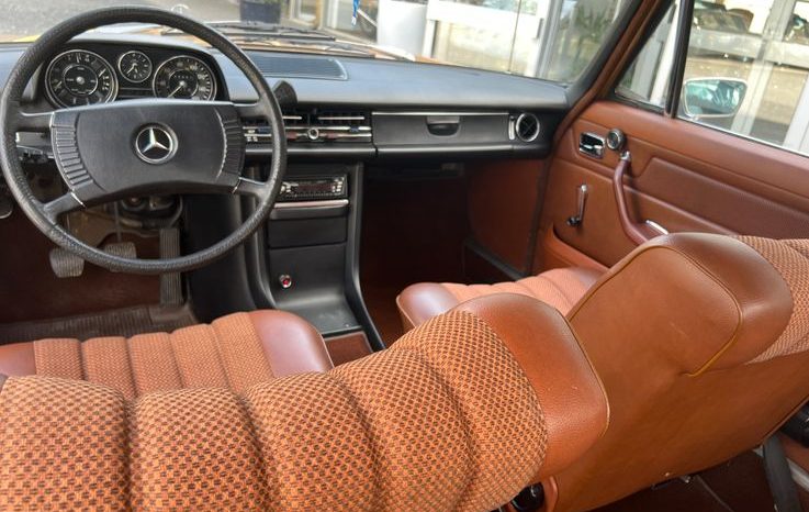
								Mercedes-Benz 220 D / 8 Lenkradschaltung TOP Zustand voll									