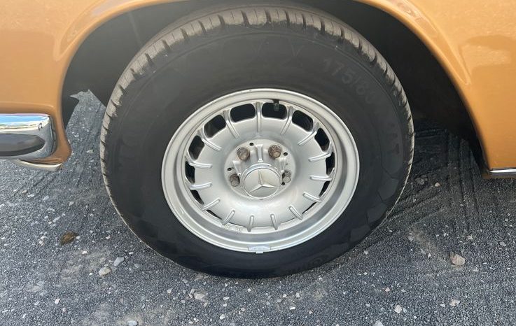 
								Mercedes-Benz 220 D / 8 Lenkradschaltung TOP Zustand voll									