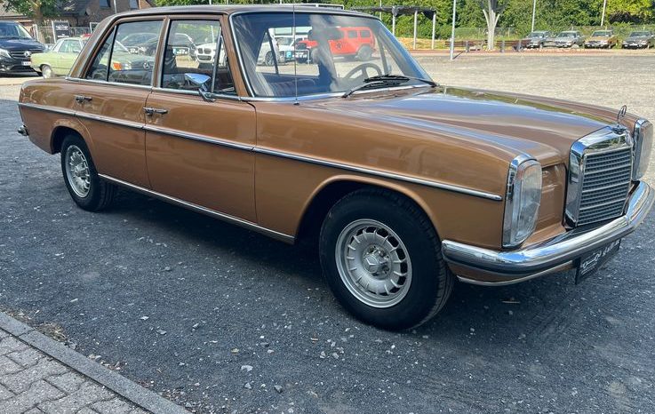 
								Mercedes-Benz 220 D / 8 Lenkradschaltung TOP Zustand voll									
