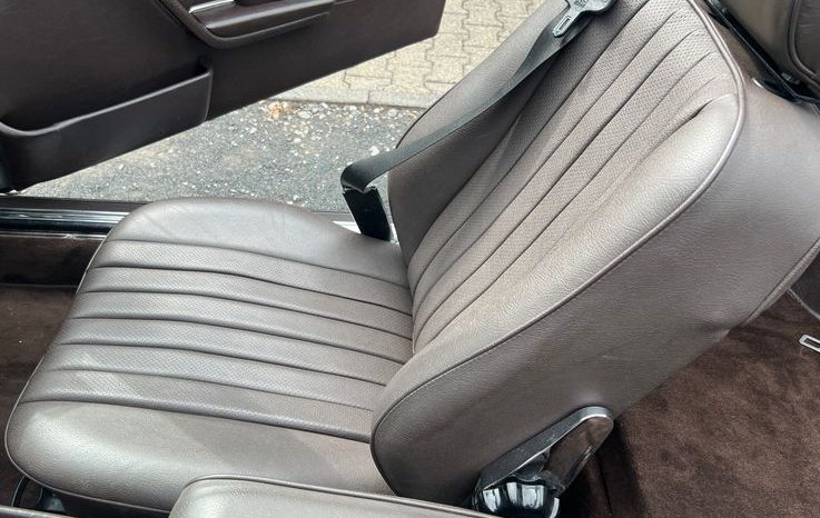 
								Mercedes-Benz SL 560 voll									
