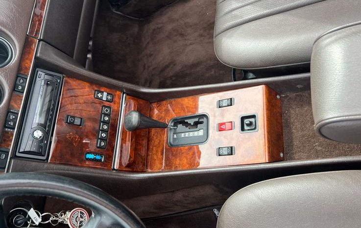 
								Mercedes-Benz SL 560 voll									