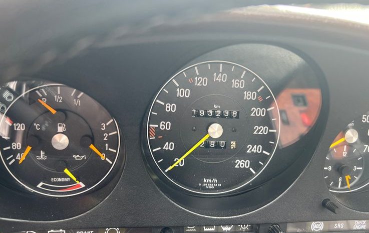 
								Mercedes-Benz SL 560 voll									