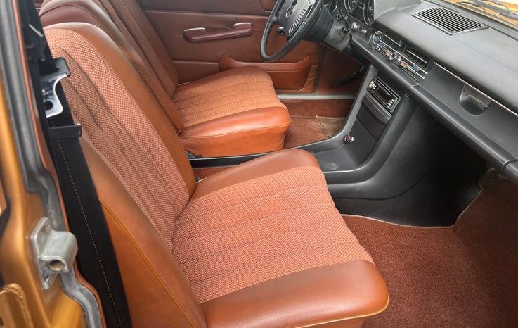 
								Mercedes-Benz 220 D / 8 Lenkradschaltung TOP Zustand voll									
