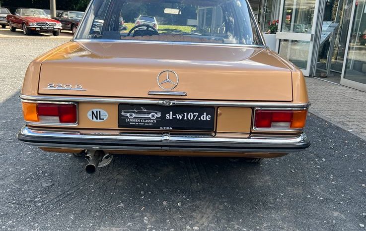 
								Mercedes-Benz 220 D / 8 Lenkradschaltung TOP Zustand voll									