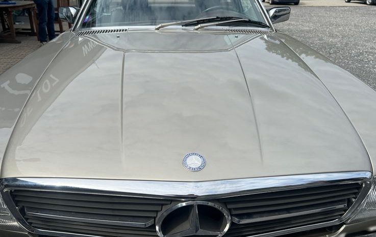 
								Mercedes-Benz SL 560 voll									