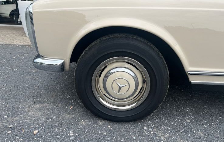 
								Mercedes-Benz SL 230 Motor Überholt, 5 Gang Schalter TOP voll									
