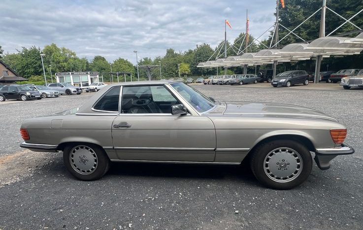 
								Mercedes-Benz SL 560 voll									