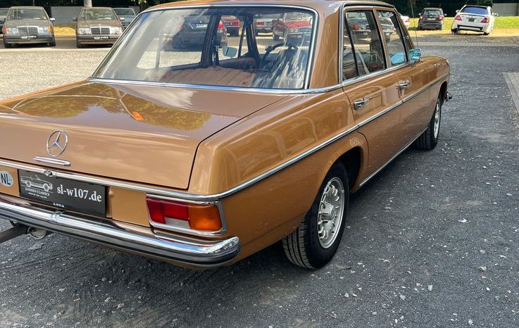 
								Mercedes-Benz 220 D / 8 Lenkradschaltung TOP Zustand voll									