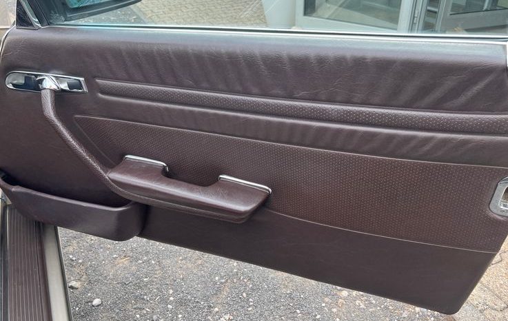 
								Mercedes-Benz SL 560 voll									