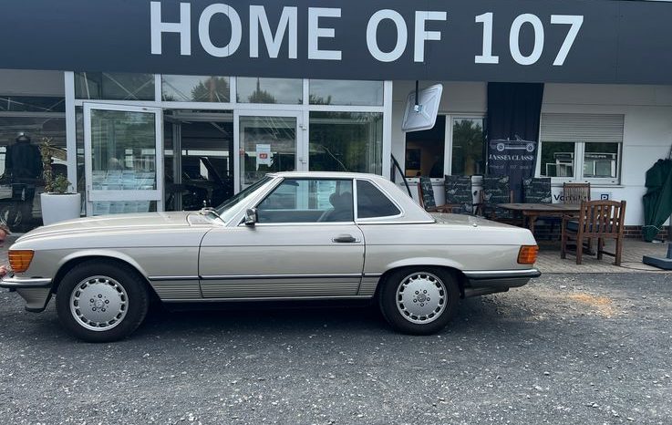 
								Mercedes-Benz SL 560 voll									