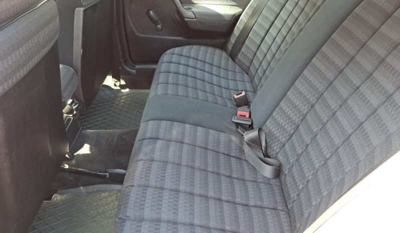 
								Mercedes-Benz 190 E ESHD, Automatik , 2 Hand voll									
