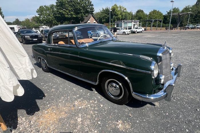 
								Mercedes-Benz 220 SE Ponton Coupe Schiebedach TOP voll									