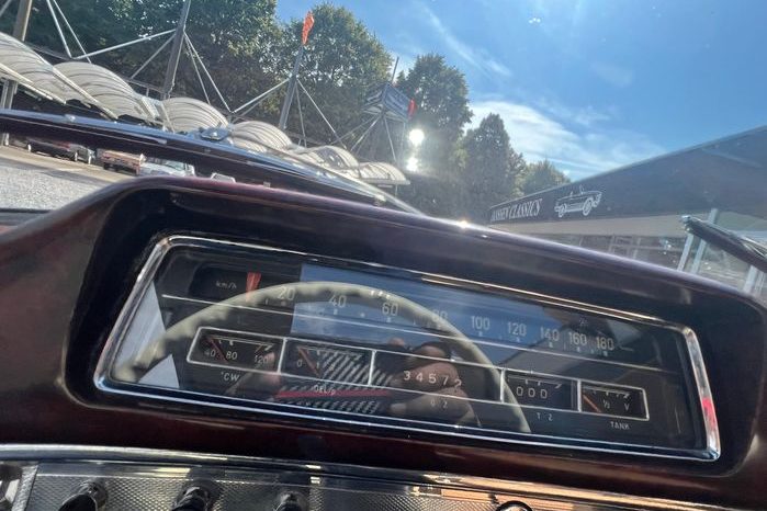 
								Mercedes-Benz 220 SE Ponton Coupe Schiebedach TOP voll									