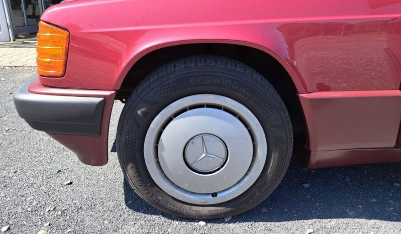 
								Mercedes-Benz 190 E ESHD, Automatik , 2 Hand voll									