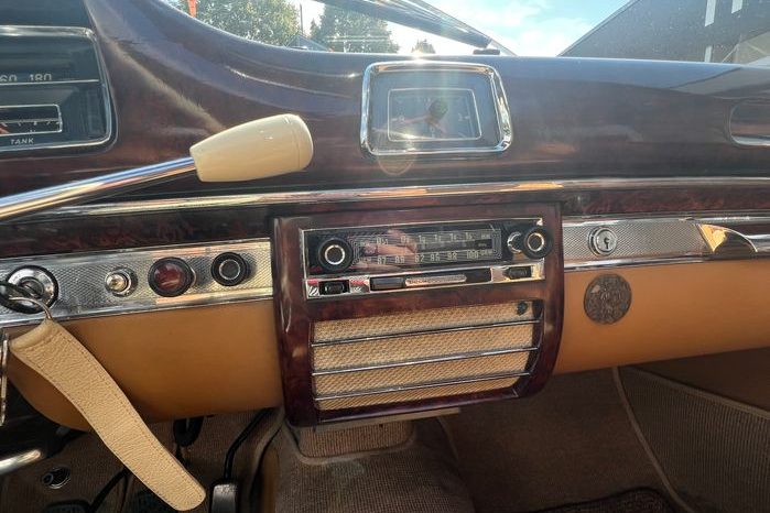 
								Mercedes-Benz 220 SE Ponton Coupe Schiebedach TOP voll									