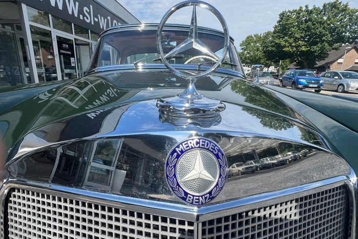 
								Mercedes-Benz 220 SE Ponton Coupe Schiebedach TOP voll									