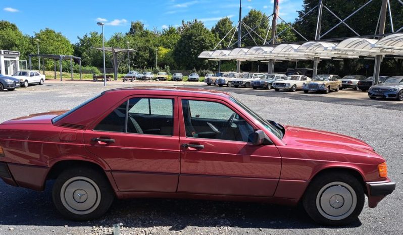 
								Mercedes-Benz 190 E ESHD, Automatik , 2 Hand voll									