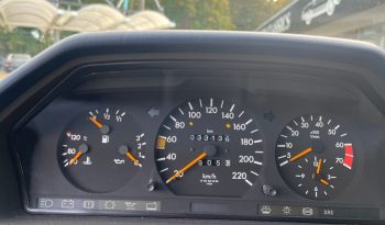 
									Mercedes-Benz E 2301.Hand / Scheckheft /Automatik/ 33139 km voll								