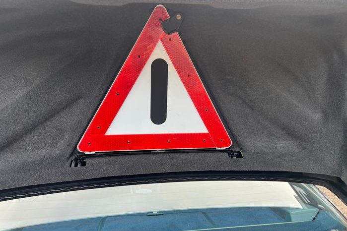 
								Mercedes-Benz E 2301.Hand / Scheckheft /Automatik/ 33139 km voll									