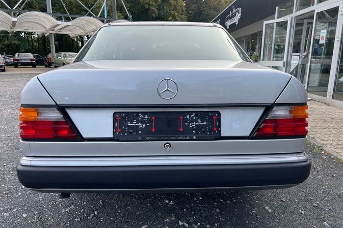 
								Mercedes-Benz E 2301.Hand / Scheckheft /Automatik/ 33139 km voll									
