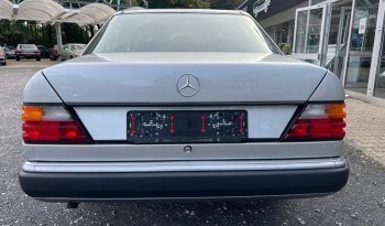 Mercedes-Benz E 2301.Hand / Scheckheft /Automatik/ 33139 km