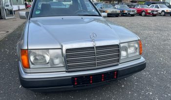 Mercedes-Benz E 2301.Hand / Scheckheft /Automatik/ 33139 km