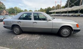 Mercedes-Benz E 2301.Hand / Scheckheft /Automatik/ 33139 km