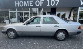 Mercedes-Benz E 2301.Hand / Scheckheft /Automatik/ 33139 km