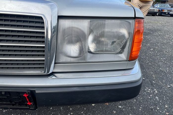 
								Mercedes-Benz E 2301.Hand / Scheckheft /Automatik/ 33139 km voll									